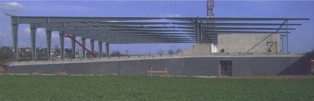 Halle de sport “Buchholz” à Uster, arch. C. Gröfensteiner, S. Camenzind, 1998